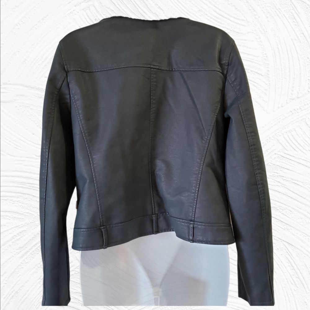 New Levi's $120 MSRP Faux Leather Navy Blue Sherpa Collar Moto Jacket - Picture 6 of 9